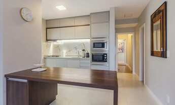 Imagem 7: Apartamento para aluguel possui 210 metros quadrados com 4 quartos.