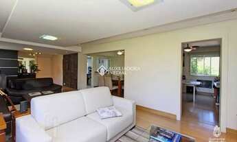 Imagem 2: Apartamento Amplo e Atualizado para Alugar - 4 Dormitórios e 3 Suítes em Localização Privi