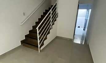 Imagem 2: Sobrado com Quintal Privativo em Condomínio no Tude Bastos, Repasse de Financiamento