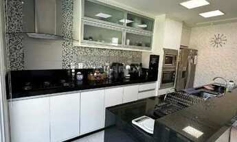 Imagem 5: Casa Residencial com 3 dormitórios, sendo 1 suíte, e 5 vagas de garagem no bairro Jardim L