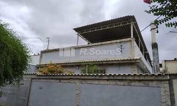 Imagem: Casa de rua com 3 quartos sendo 1 suíte