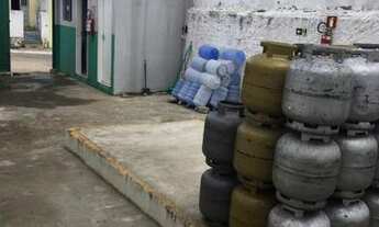 Imagem 3: Vende-se depósito de gás e água em boca da mata - al