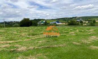 Imagem 1: Terreno em condomínio fechado em rua privilegiada