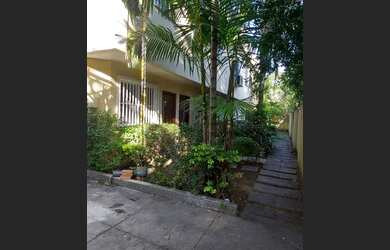 Imagem 2: Casa TRIPLEX, 110m2, 2 quartos, com piscina e churrasqueira em condomínio fechado no Pech