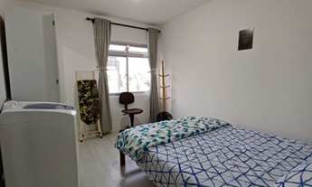 Imagem 5: Ótima kitnet mobiliada por temporada, super aconchegante, conta com uma sala, quarto, banh