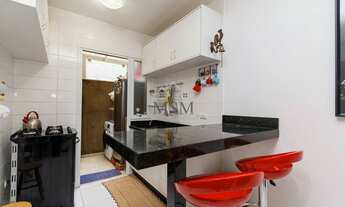 Imagem 4: SEMIMOBILIADO,1 garagem e BAIXO valor de condomínio no CORAÇÃO do Alto da XV