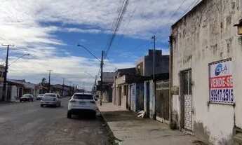 Imagem 2: Casa na Av principal Marcos freire