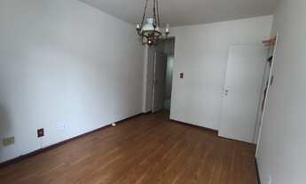 Imagem 2: Apartamento com 2 Quartos no Centro da Cidade