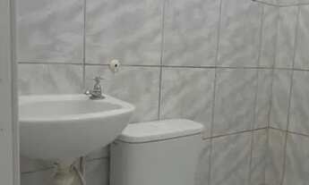 Imagem 7: Quitinete, quarto com banheiro, 3º andar, piso de cerâmica, prédio residencial, organizado