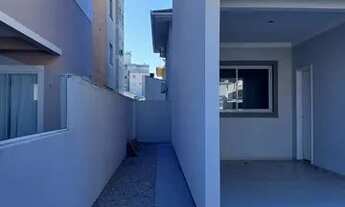 Imagem 2: Sobrado para venda possui 78 metros quadrados com 2 quartos em Nova Palhoça - Palhoça - SC