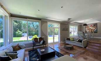 Imagem 3: Casa com projeto contemporâneo no Condomínio Forest Hills em Jandira