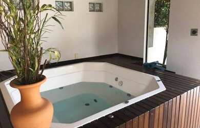 Imagem 6: Casa de condomínio para venda tem 600 metros quadrados com 4 quartos