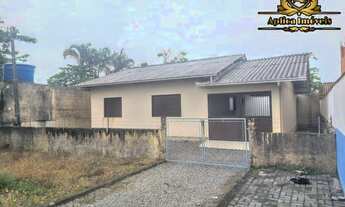 Imagem: 2 Casas no bairro Meia Praia em Navegantes