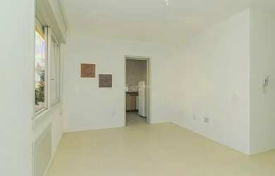 Imagem 3: PORTO ALEGRE - Apartamento Padrão - Jardim do Salso