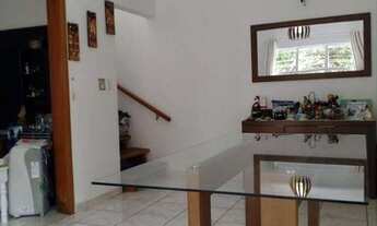 Imagem 7: Sobrado São Roque- 4 dormitórios- semi-novo- 250 m construídos- quintal com churrasqueira