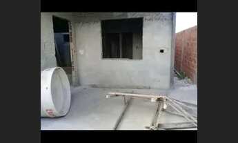 Imagem 2: Casa de esquina com estrutura para outra em cima