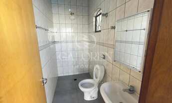 Imagem 5: Sobreloja com piscina e Salão Comercial Contendo 4 dormitórios sendo 2 suítes