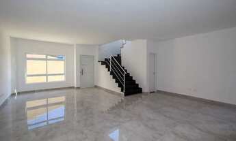 Imagem 2: Sobrado com terraço a venda no Hauer/Boqueirão