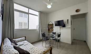 Imagem 4: Apartamento com varanda e vista mar a uma quadra da Praia das Pitangueiras, Guaruja