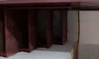 Imagem 2: Alugo uma loja Casa com 1 dormitório