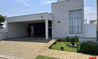 Imagem: Casa à venda com 3 quartos (1 suíte) e