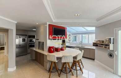 Imagem 6: CASA DE ALTO PADRÃO COM PORTEIRA FECHADA NO SANTA FELICIDADE Casa de alto padrão com porte