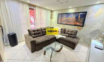 Imagem 2: Casa Alto Padrão Mobiliada com Piscina e 4 Quartos para Locação 300m² de Área Construída