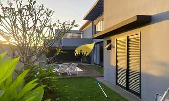 Imagem 3: Casa de Luxo no Florais do Valle: 3 Suítes, Piscina Aquecida e Acabamentos de Alta Qualida