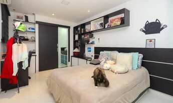 Imagem 2: Casa para venda em Parque São Domingos com 4 quartos, sendo 2 suítes , 210m²