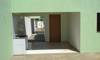 Imagem 3: Casa com Quintal Grande, 3 Quartos, Imediações do Shopping