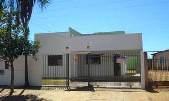 Imagem 4: Casa com Quintal Grande, 3 Quartos, Imediações do Shopping