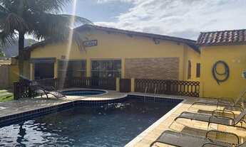 Imagem: Casa com piscina a 200 metros da praia