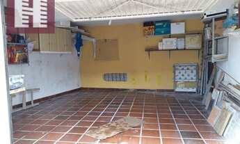 Imagem 4: Sobrado São Roque- 4 dormitórios- semi-novo- 250 m construídos- quintal com churrasqueira