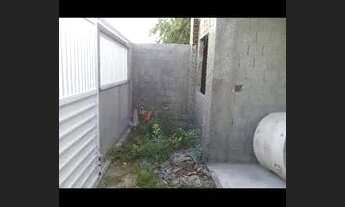 Imagem 3: Casa de esquina com estrutura para outra em cima