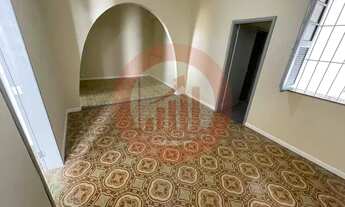 Imagem: Casa com 2 quartos Espaçoso quintal com