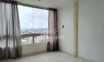 Imagem: Três quartos, sendo uma suíte, em frente