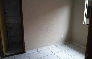 Imagem 2: Kitinete para locação. R$ 650,00. Bairro Periollo. Proximo ao Puppo Atacadista