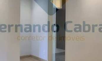 Imagem 6: Apartamento à venda em Icaraí, de frente e em rua arborizada