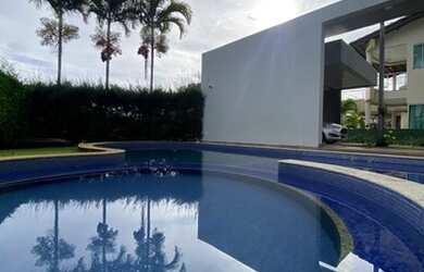 Imagem 6: Maria Rezende Machado - Porteira Fechada