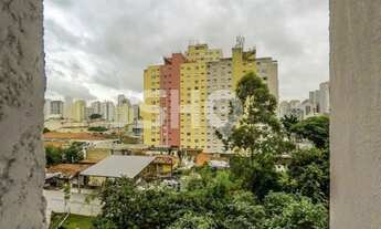 Imagem 3: Apartamento na Liberdade com Varanda em andar alto