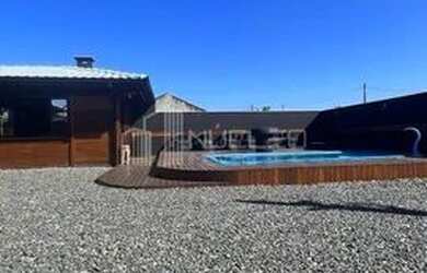 Imagem 2: Casa para venda com 198 metros quadrados com 5 quartos