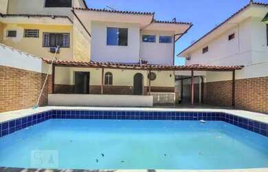 Imagem 2: Casa de Condomínio com 4 Quartos à venda, 225m² - R$ 1.099.000