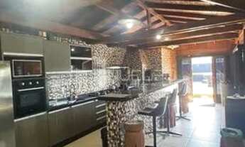 Imagem 4: Casa para venda com 198 metros quadrados com 5 quartos