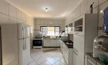 Imagem 6: Casa com 2 quartos, 1 suíte, 3 vagas, para alugar, 180 m² por R$ 2.200/mês - Parque União