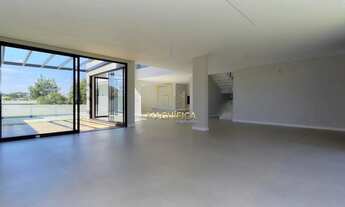 Imagem 4: Exclusividade, Sofisticação e Conforto em Casa Térrea de Estilo Minimalista em Condomínio