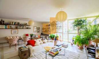 Imagem: Apartamento em rua tranquila arborizada