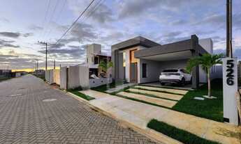 Imagem 2: Casa Térrea à Venda em Condomínio Fechado Elegante e Confortável