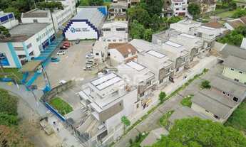 Imagem 4: Triplex dentro de condomínio no Mercês