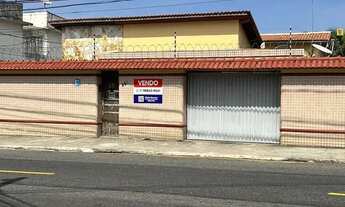 Imagem: Vendo excelente casa espaçosa com 4 quartos