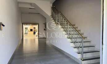 Imagem 2: Sobreloja com piscina e Salão Comercial Contendo 4 dormitórios sendo 2 suítes